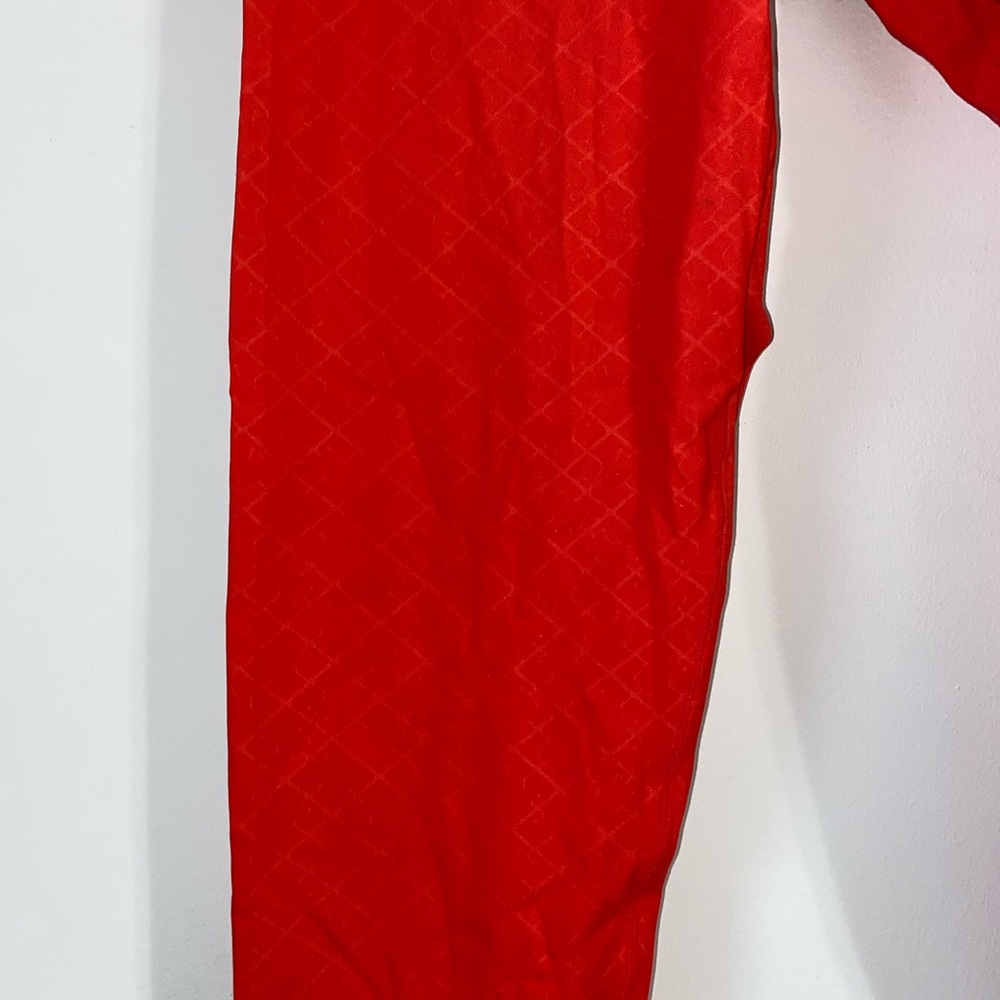 SHEFIT Boss Leggings in Red - Picture 5 of 9